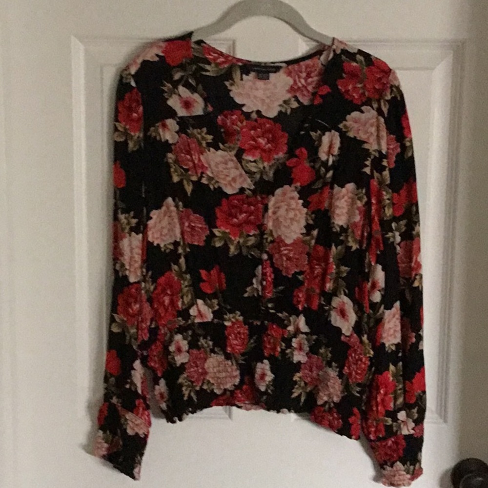 American Eagle floral blouse